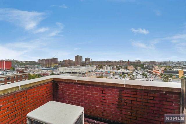 205 10th Street - Photo 1