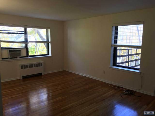 130 Orient Way - Photo 1