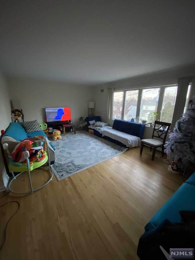 734 Greeley Avenue - Photo 1