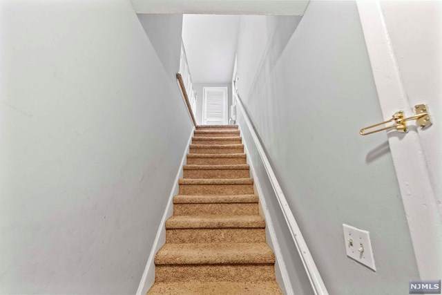 6 Malden Court - Photo 1