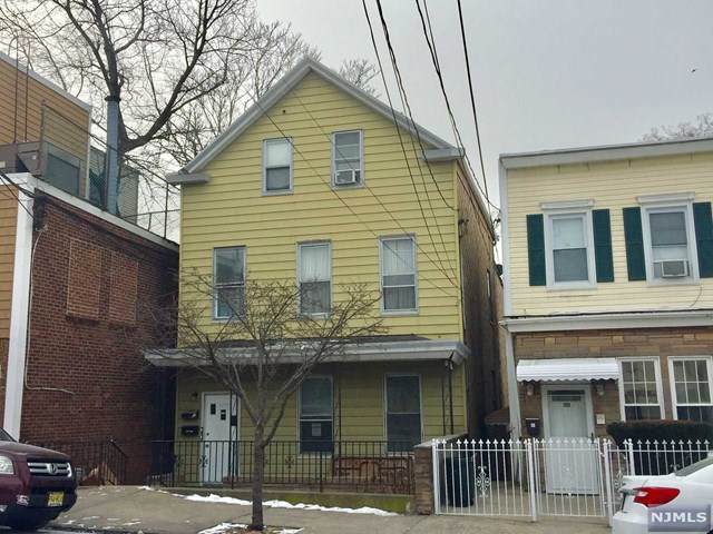 1109 8th Street - Photo 1