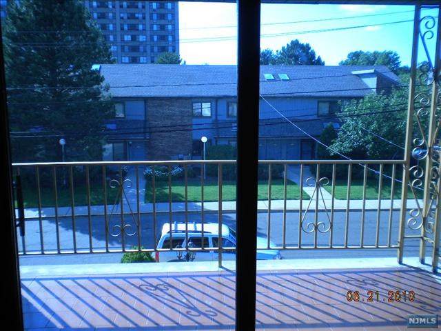 1564 John Street - Photo 1