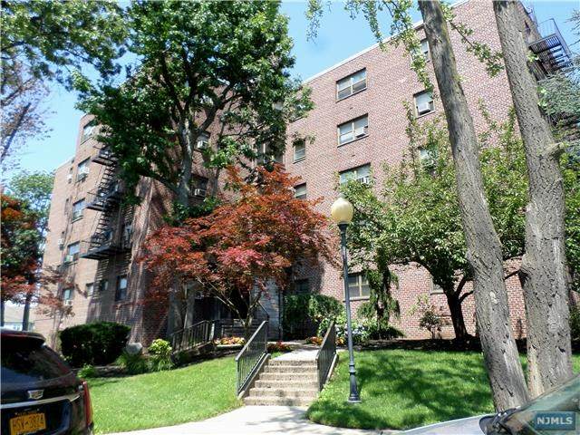 501 Linwood Drive - Photo 1