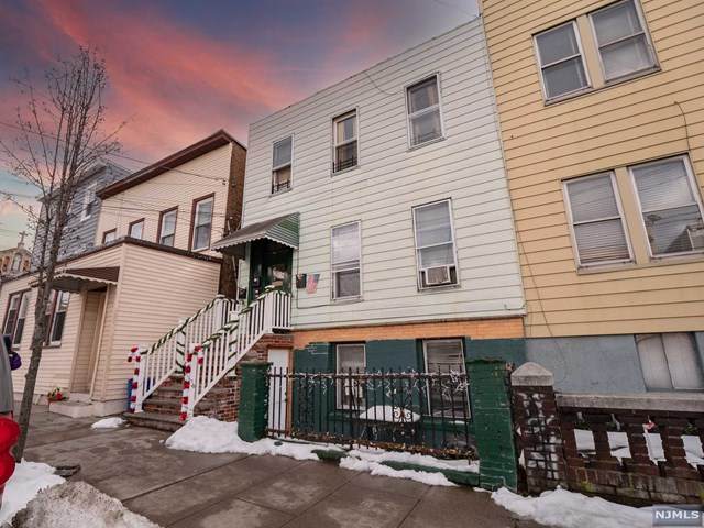 709 8th Street - Photo 1
