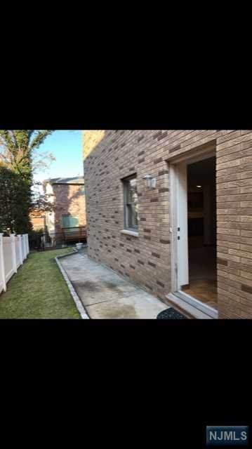 461 10th Street - Photo 1