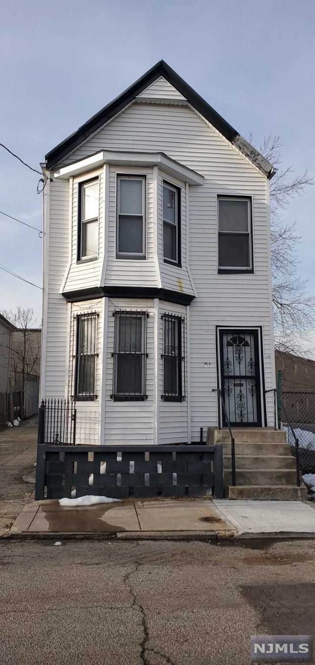 28 Pierce Street - Photo 1