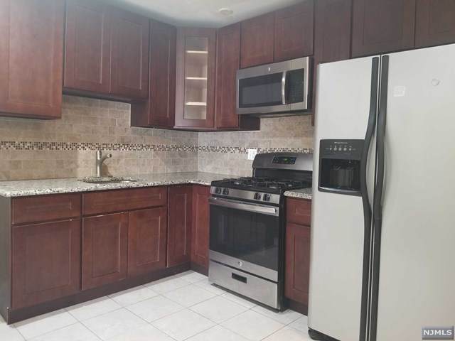 9 Alan Terrace - Photo 1