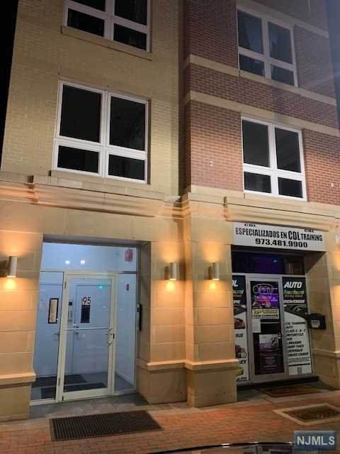 95 Broadway - Photo 1