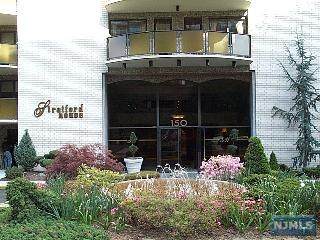 150 Overlook Avenue - Photo 1