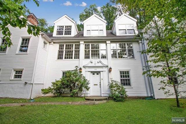 100 Knapp Terrace - Photo 1