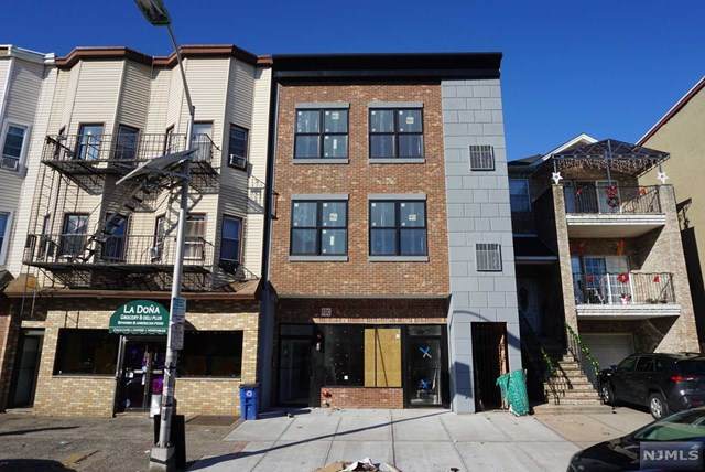 439 Avenue C - Photo 1