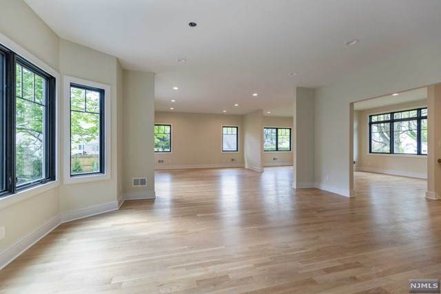 8 Baywood Street - Photo 1