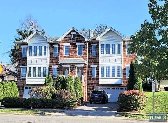 768 Broad Avenue - Photo 1
