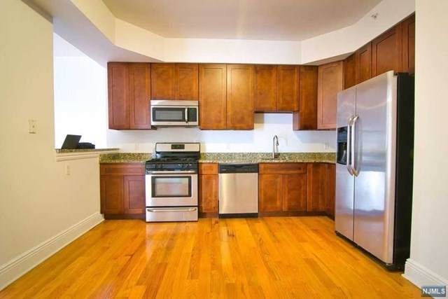 809 22nd Street - Photo 1