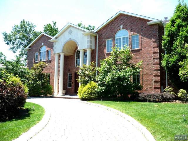 60 Lynn Drive - Photo 1
