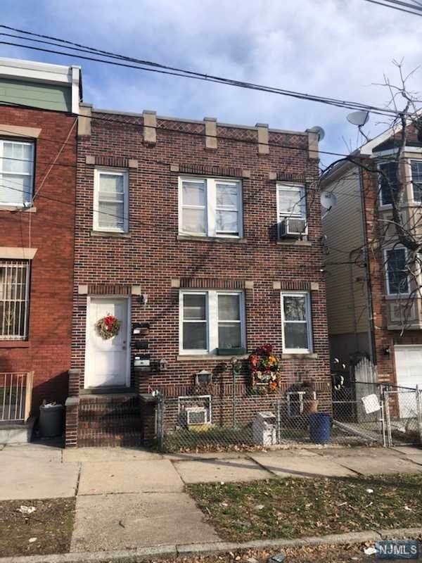 183 Berkeley Avenue - Photo 1