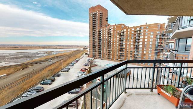 708 Harmon Cove Tower - Photo 1