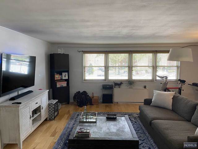 39 39th Street - Photo 1