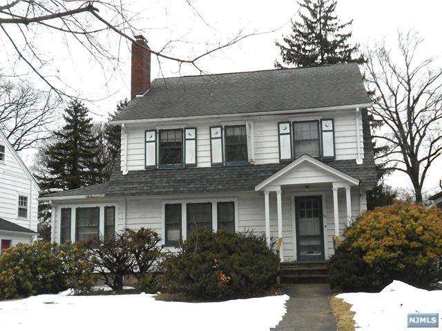 76 Hawthorne Avenue - Photo 1