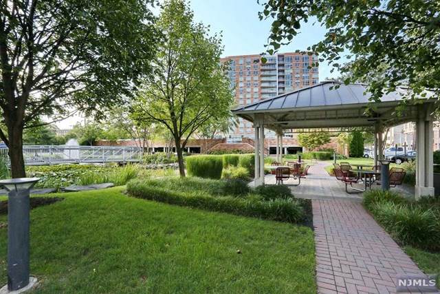 806 Hudson Park - Photo 1