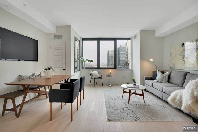 10 Provost Street - Photo 1