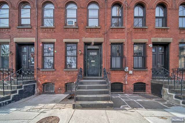 115 1/2 University Avenue - Photo 1