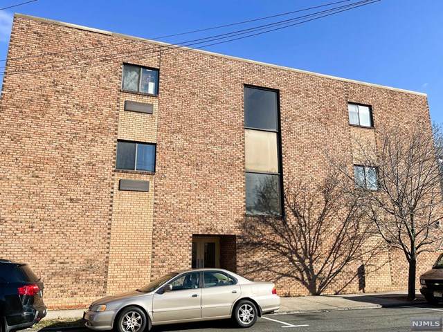 3900 Liberty Avenue - Photo 1