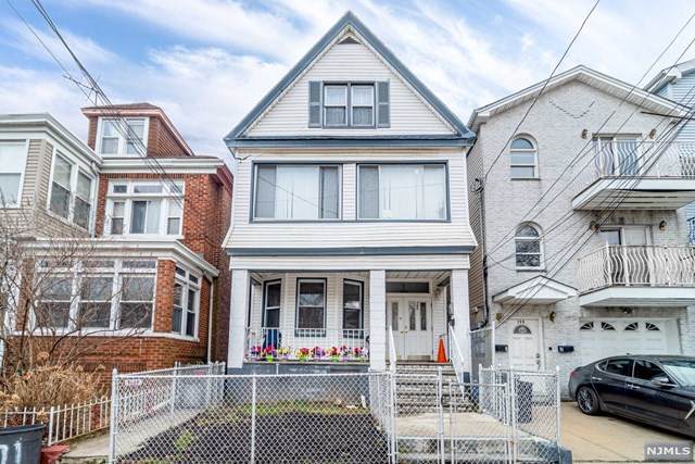 165 Wegman Parkway - Photo 1