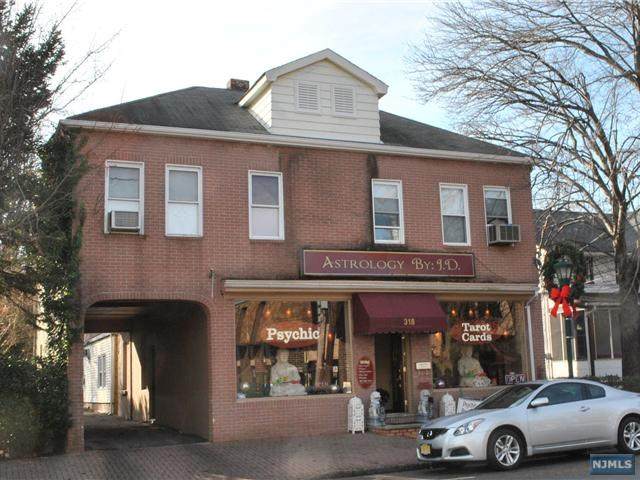 318 Harrington Avenue - Photo 1