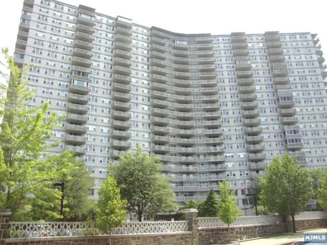 2000 Linwood Avenue - Photo 1