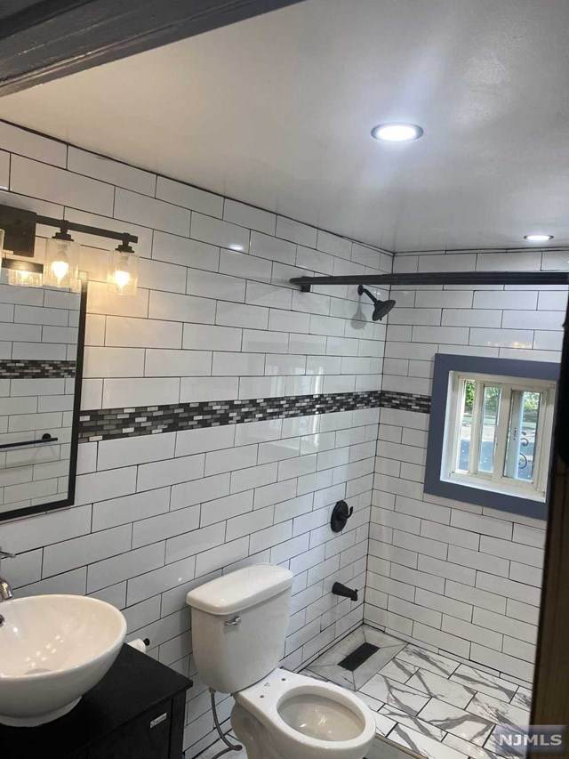402 15th Street - Photo 1