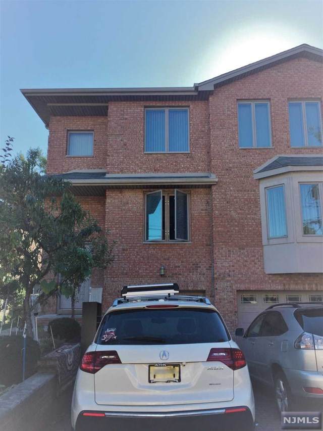 424 Lincoln Street - Photo 1
