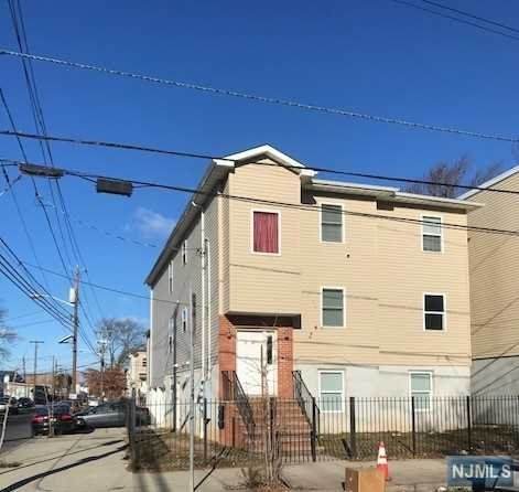 107-109 Fabyan Place - Photo 1