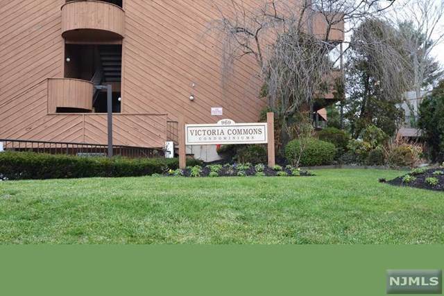 971 Bloomfield Avenue - Photo 1