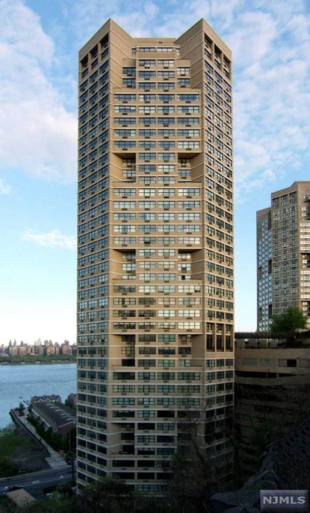 7004 Boulevard East - Photo 1