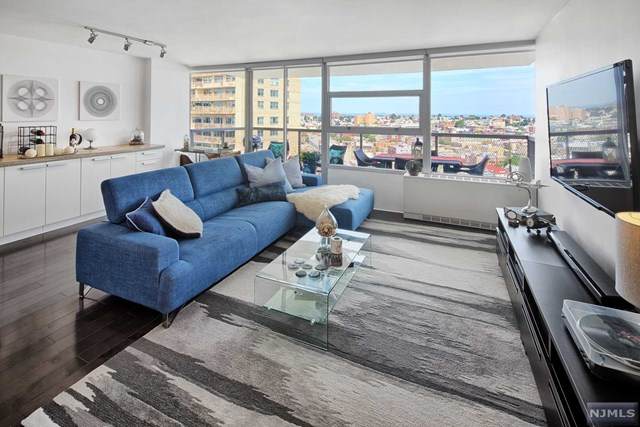 6050 Kennedy Boulevard - Photo 1