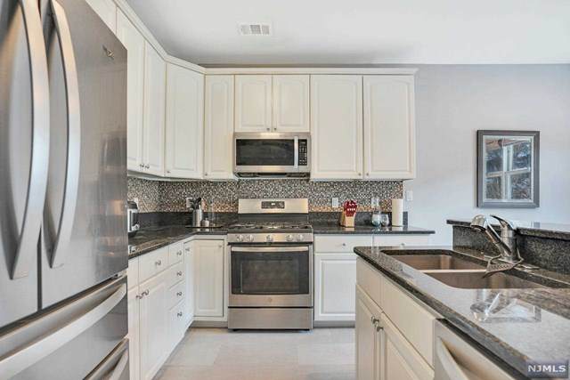 309 Midland Court - Photo 1
