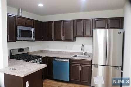 206 Woodward Street - Photo 1