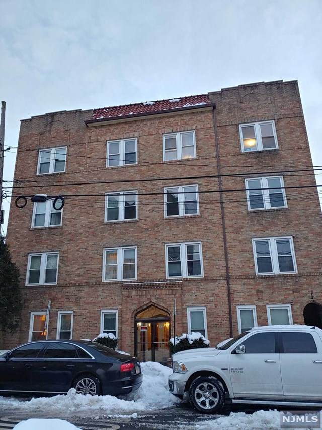 292 Lawton Avenue - Photo 1