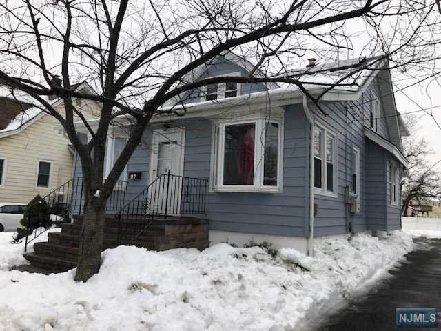27 Roosevelt Street - Photo 1