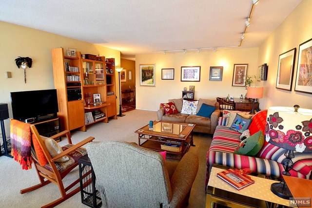 6 Horizon Road - Photo 1