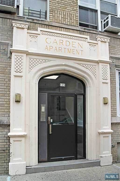 135 Van Wagenen Avenue - Photo 1
