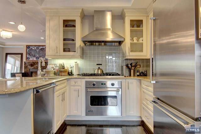 39 Cambridge Way - Photo 1