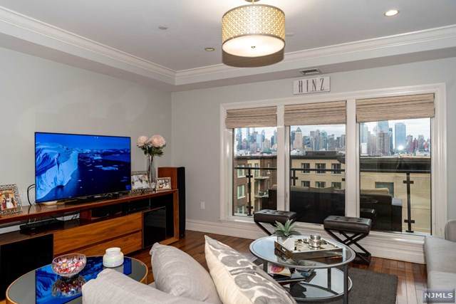 53 Eton Row - Photo 1