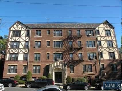 805 Red Road - Photo 1