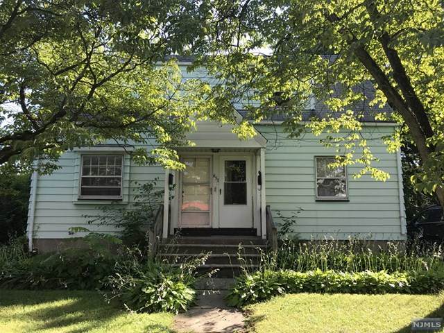 653 Godwin Avenue - Photo 1