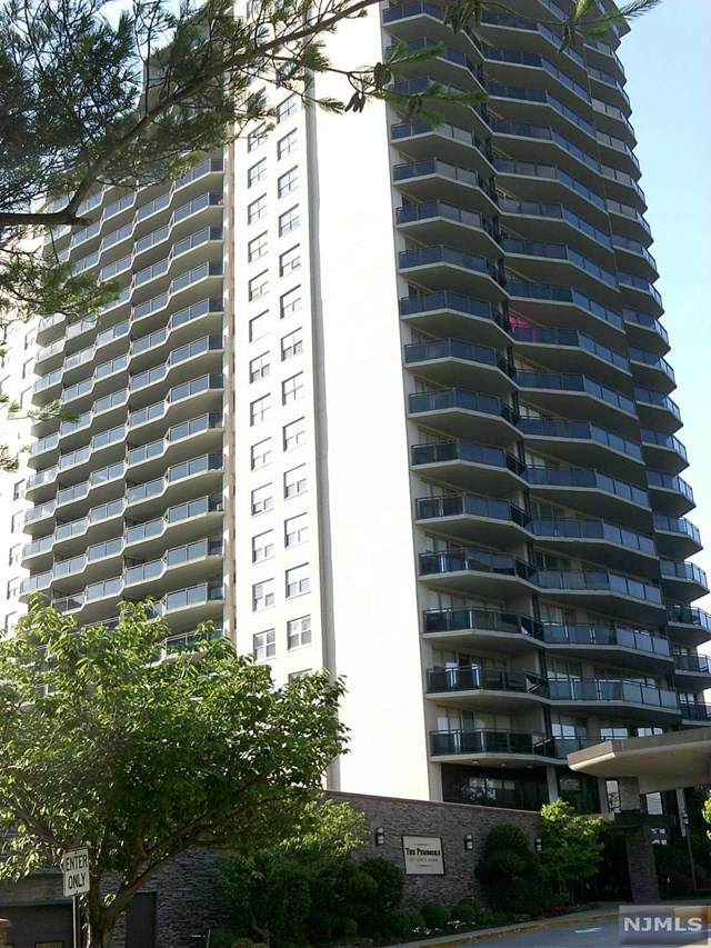 2077 Center Avenue - Photo 1