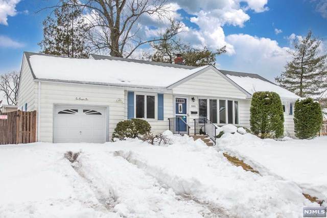 686 Victoria Avenue - Photo 1