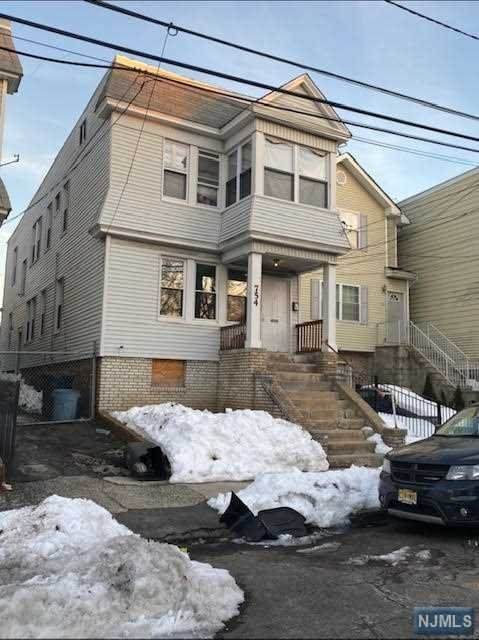 754 20th Street - Photo 1