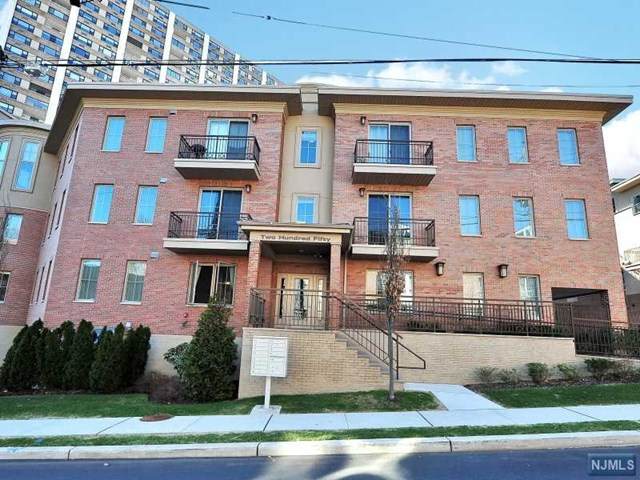250 Laird Avenue - Photo 1